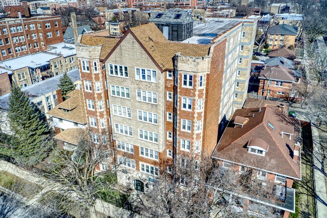 Building Photo - 1608 W Sherwin Ave