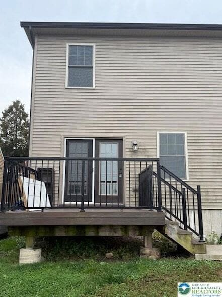 Building Photo - 547 E Station Ave