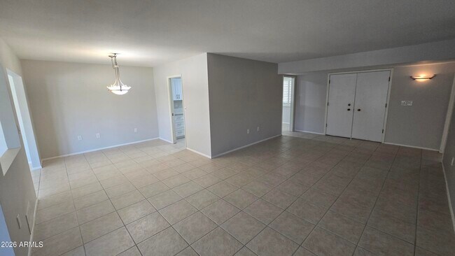 Building Photo - 10715 W Tropicana Cir
