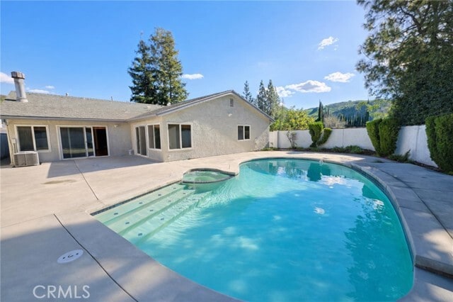 Building Photo - 26017 Redbluff Dr