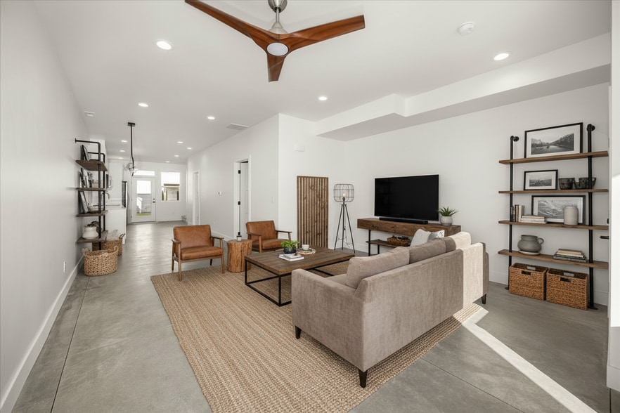 Primary Photo - 3203 E 30th Ave