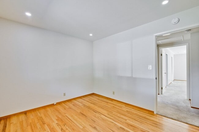 Building Photo - 1534 Crespi Dr