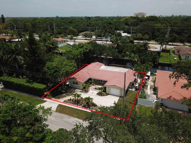 Building Photo - 709 W Royal Palm Rd