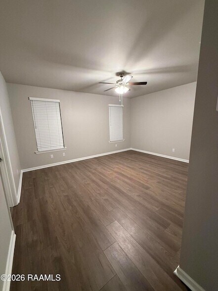 Building Photo - 401 Eastwood Dr