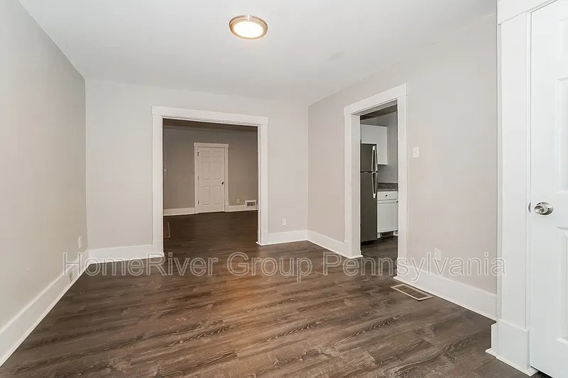 Building Photo - 2413 Collins St