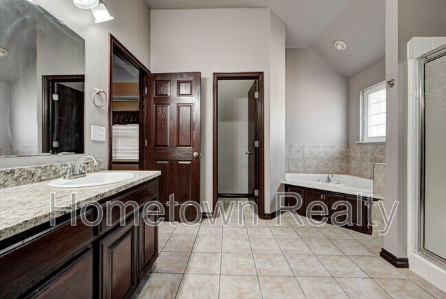 Building Photo - 4214 Topaz Cir