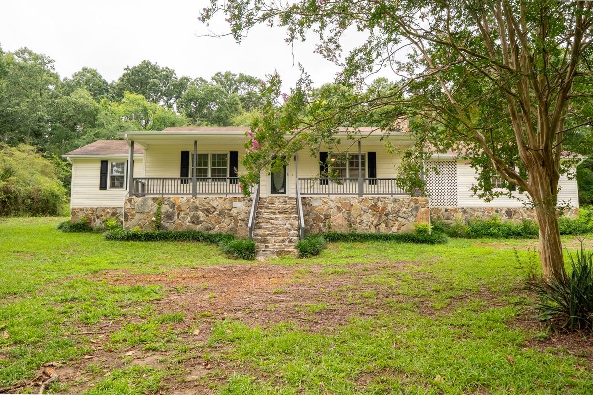 Building Photo - 1507 Ewing Chapel Rd