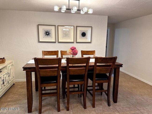 Building Photo - 3428 E Acoma Dr