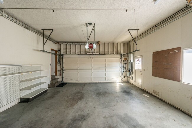 Building Photo - Updated 4 Bed / 2.5 Ba Home in Millbrae Mi...