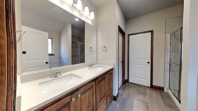Building Photo - 14320 Covington Ave