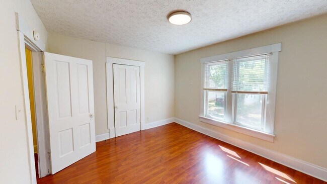 Building Photo - 102 E Patterson Ave