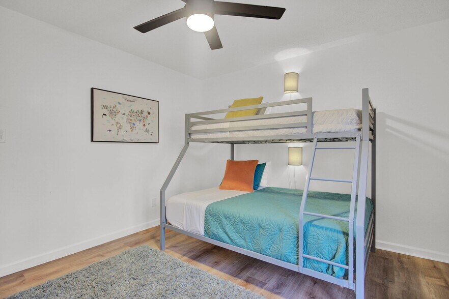 Building Photo - 100 Brookwood Ln