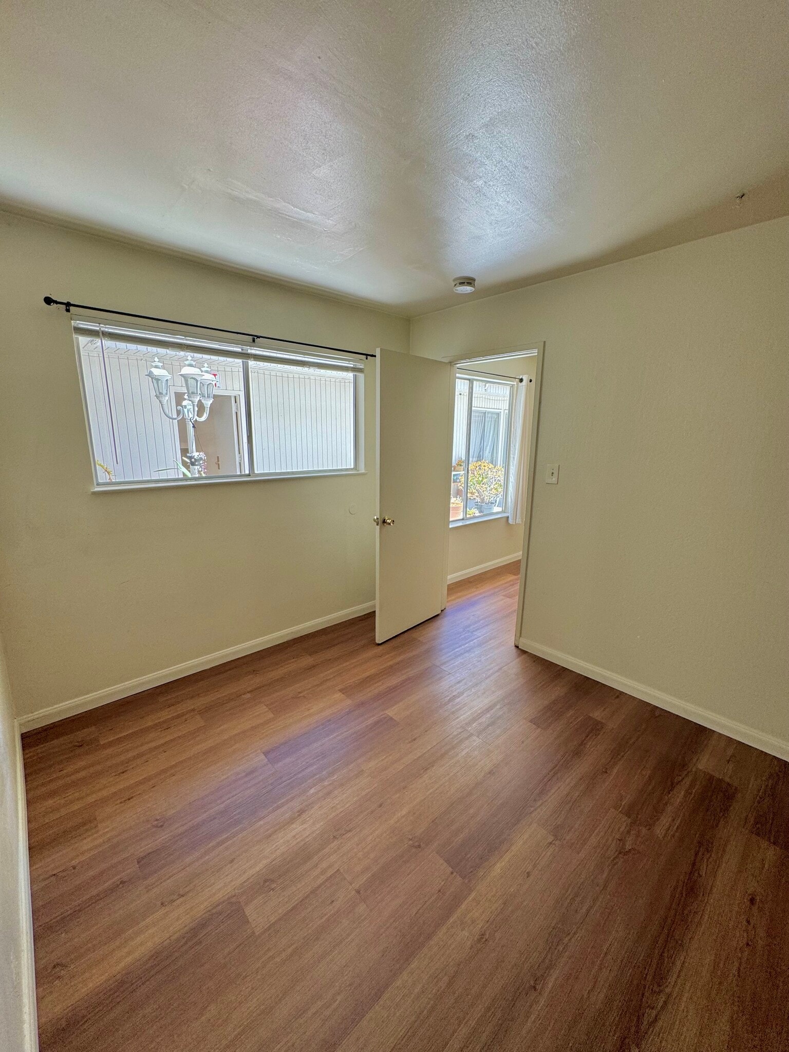 Building Photo - 870 Grove St