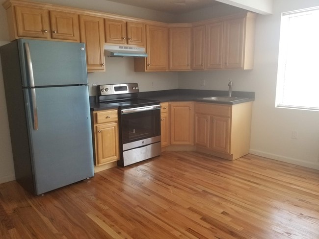 Building Photo - 3530 Mickle Ave