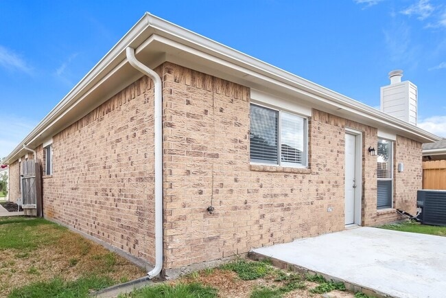 Building Photo - 7457 Parkland Manor Dr