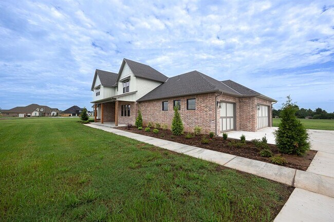Building Photo - 2920 Edgefield Ln