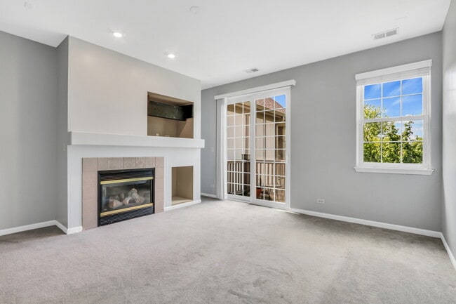 Building Photo - 210 Rosehall Dr