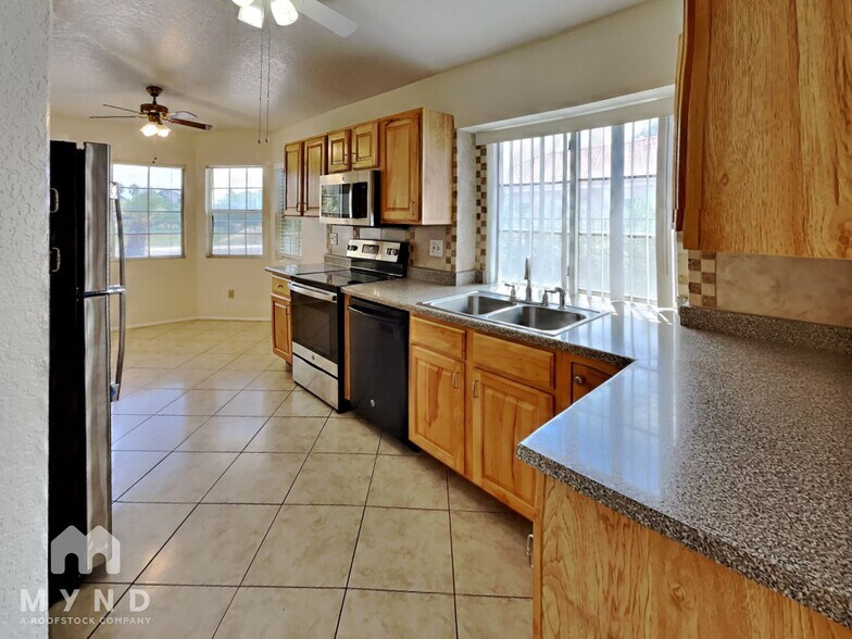 Building Photo - 5230 W Wood Owl Dr
