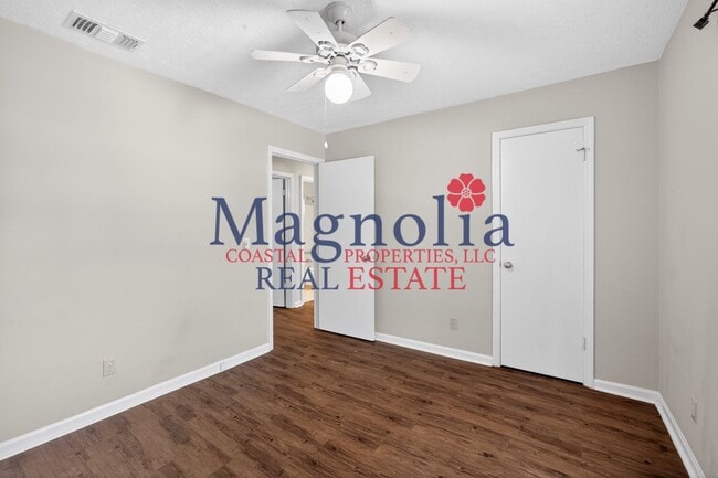Building Photo - 3 bedroom 2 bathroom home in Richmond Hill GA