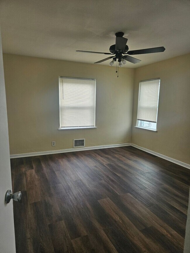 Building Photo - 2014 Blais Ave