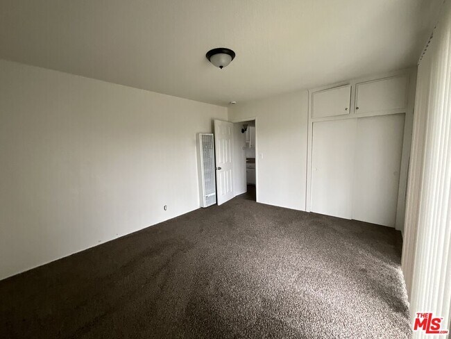 Building Photo - 501 Cedar Pl