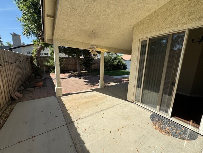 Building Photo - 1337 E Sunnyside Ave