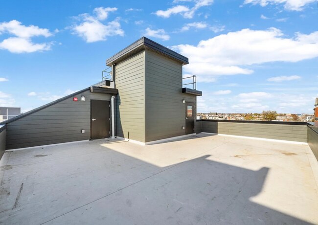 Building Photo - 1800 W Girard Ave