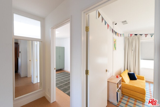 Building Photo - 5676 Hub St