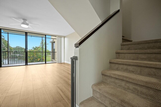 Building Photo - 2800 SW 87th Ave