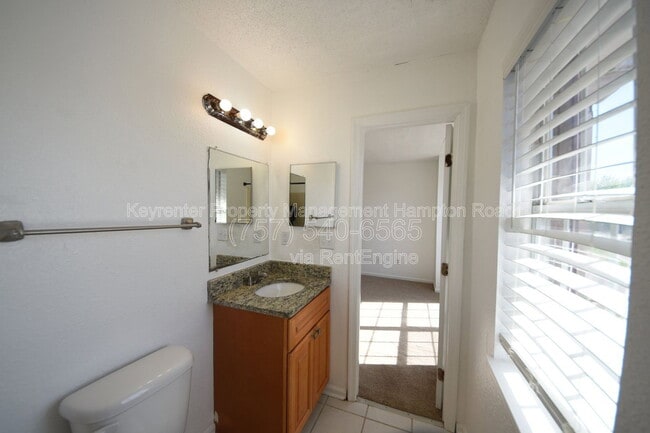 Building Photo - 701 Nottaway Dr