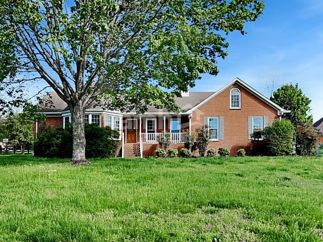 Building Photo - 217 Hickory Trl