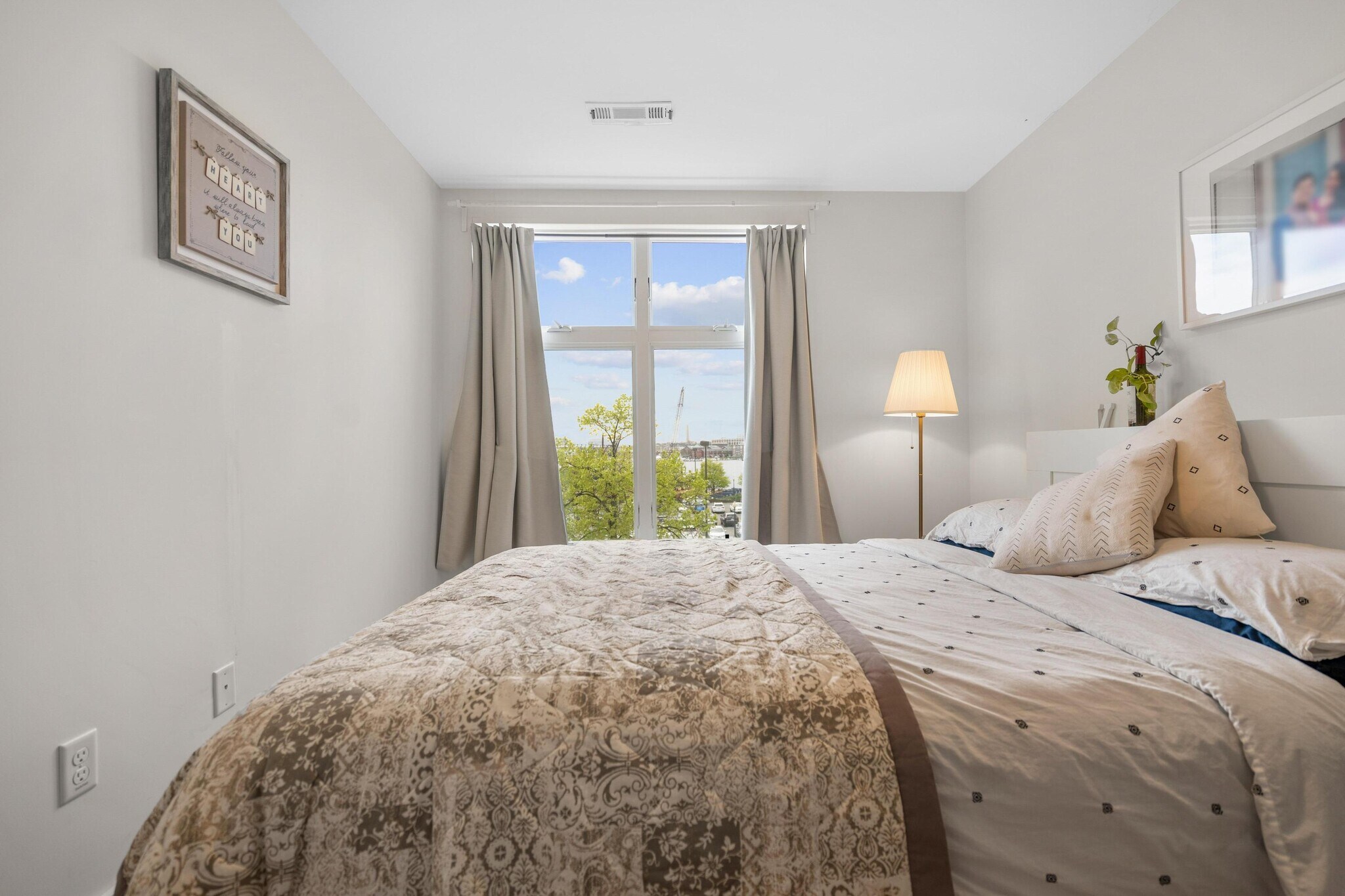 Primary Bedroom - 250 Meridian St