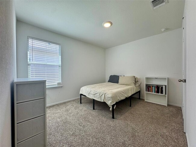 Building Photo - 120 Gerasa Dr