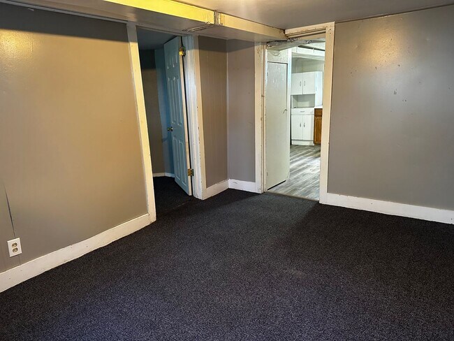 Building Photo - 2022 9th Ave