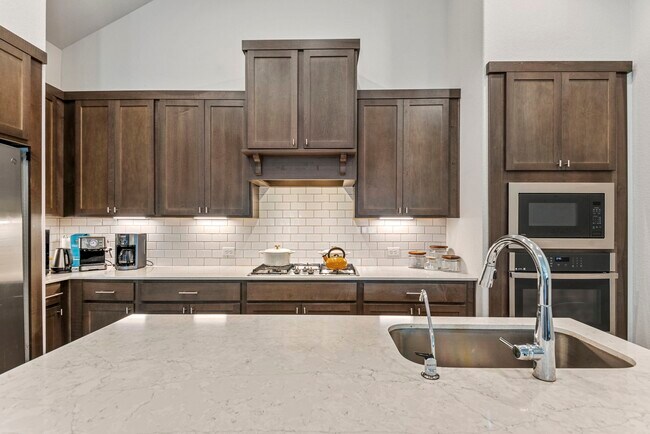 Building Photo - 9743 Birchwood Holw Trl