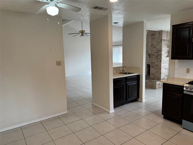 Building Photo - 13123 Chipman Glen Dr