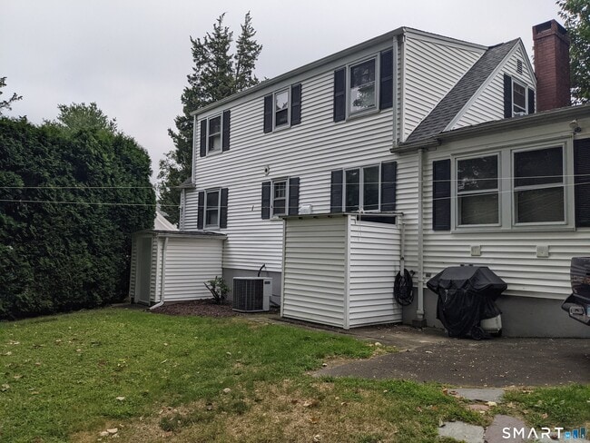 Building Photo - 89 Grove Beach Rd S