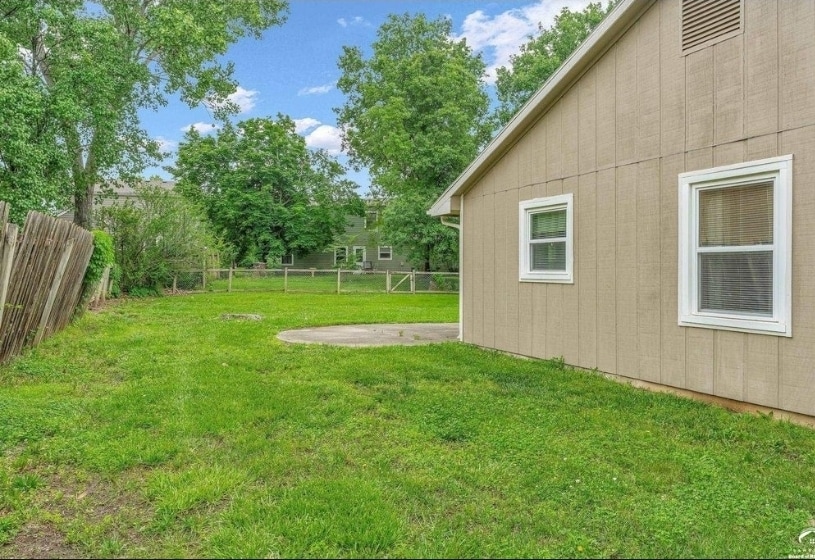 Building Photo - 3612 Parkview Ct