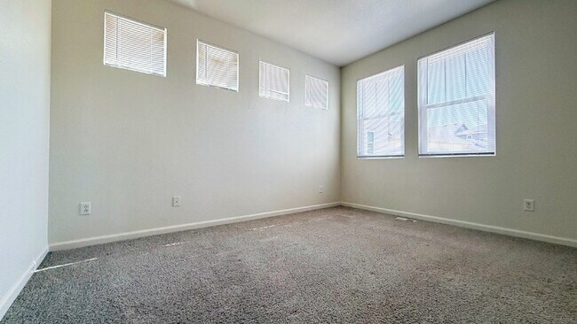 Building Photo - Fantastic 4 Bed 2.5 Bath + Office 2 Car Attached Garage in Murphy Creek Community Pool + Tennis C...