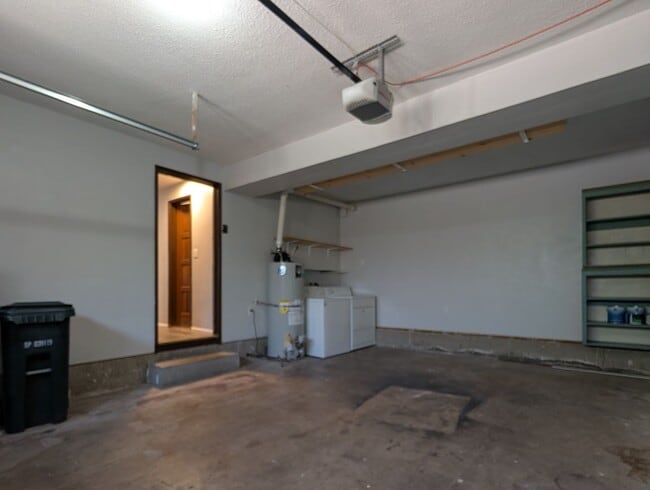 Building Photo - 3 Bedroom, 2.5 Bathroom 2-Story Duplex Wit...