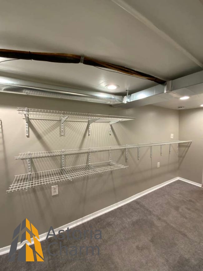 Building Photo - 3 Bed with Finished Basement, Skylight Bath, and Private Yard