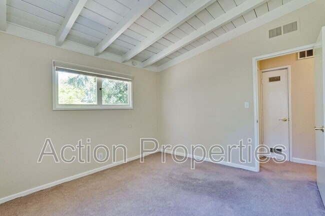 Building Photo - 1764 Montecito Ave