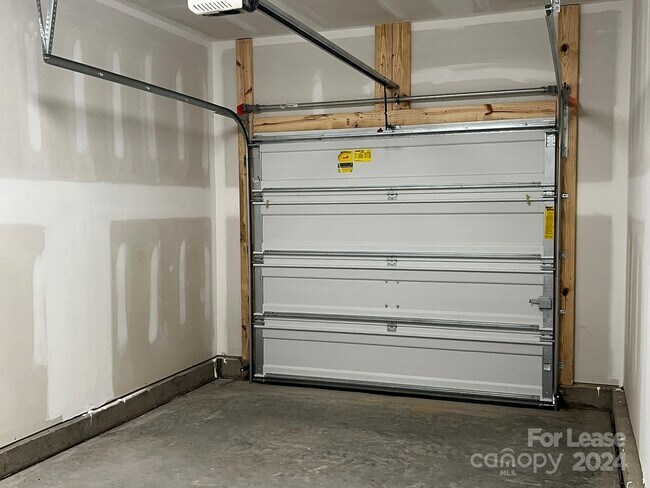 Building Photo - 3546 Secrest Lndg