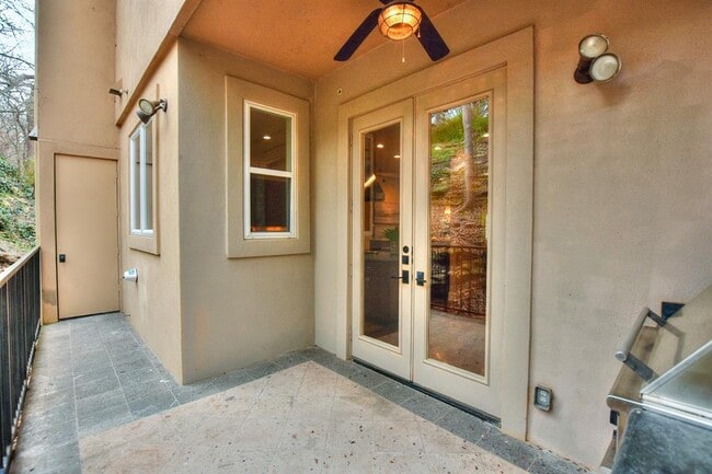 Building Photo - 1529 Barton Springs Rd