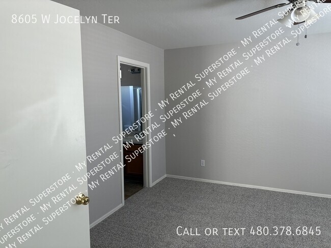 Building Photo - 8605 W Jocelyn Terrace