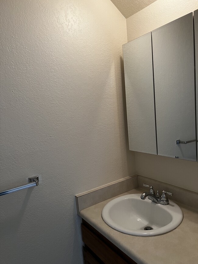 Building Photo - 2214 Myrtle Avenue