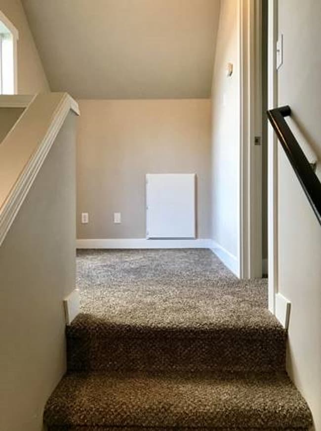 Building Photo - Beautifully remodeled DuPont 2 bedroom 2 bath house with A/C