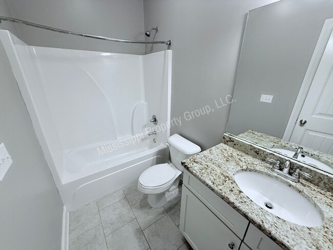 Building Photo - 4BR/4.5BA Stand Alone Unit For Rent