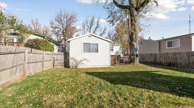 Building Photo - 3737 Whitegate Dr