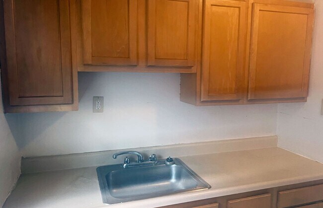 Building Photo - 319 Terrace Ave